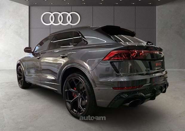 Audi RSQ8
