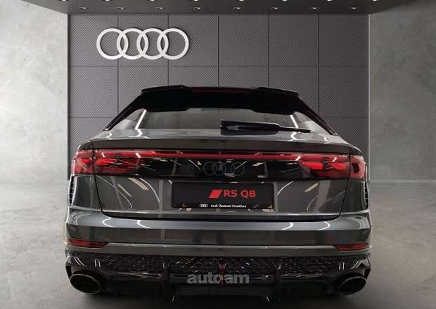 Audi RSQ8