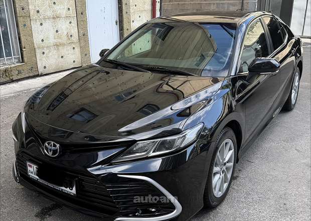Toyota Camry 2021 — фото 1
