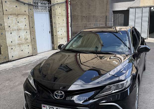 Toyota Camry 2021 — фото 2