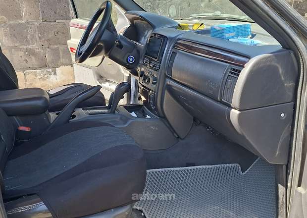 Jeep Grand Cherokee 2000 — լուսանկար 8