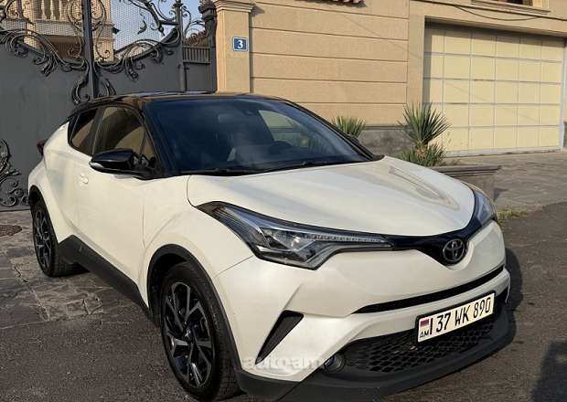 Toyota C-HR 2019 — фото 1