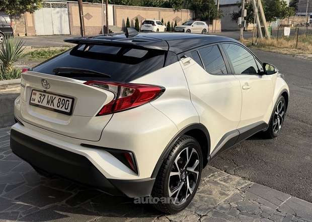Toyota C-HR 2019 — фото 3