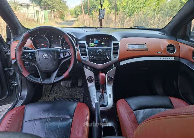Chevrolet Cruze 2010 — photo 6