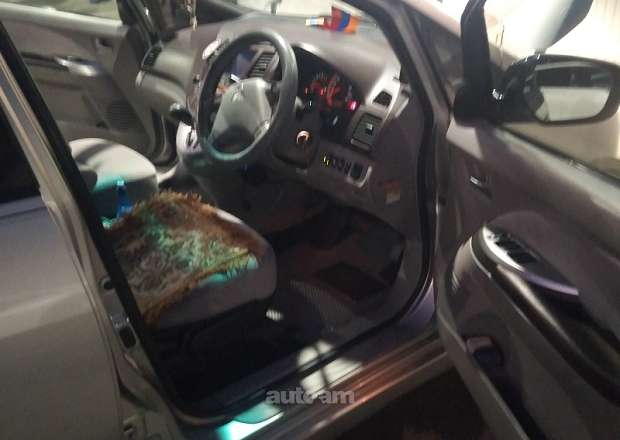 Mitsubishi Grandis 2003 — լուսանկար 5