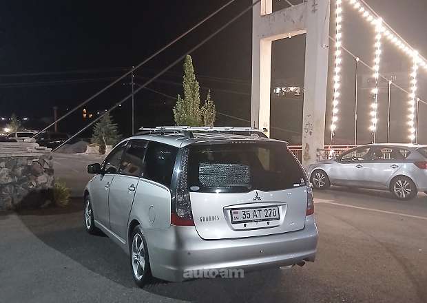 Mitsubishi Grandis 2003 — լուսանկար 3