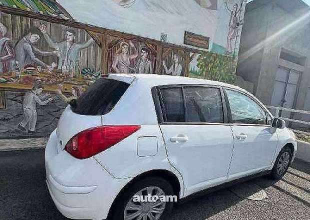 Nissan Tiida 2011 — լուսանկար 1