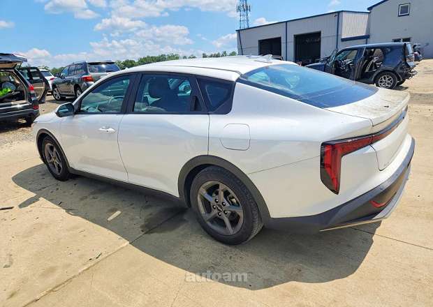 Kia K4
