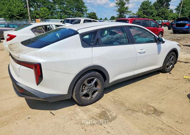 Kia K4