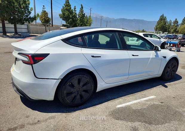 Tesla Model 3 2025 — լուսանկար 3