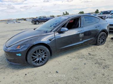 Tesla Model 3  2025 