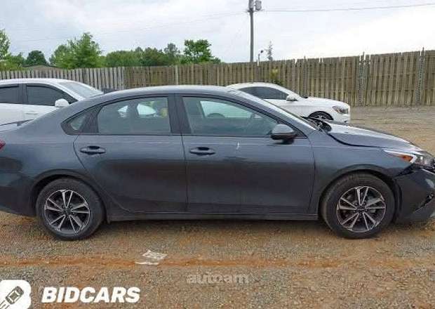 Kia Forte 2023 — photo 1