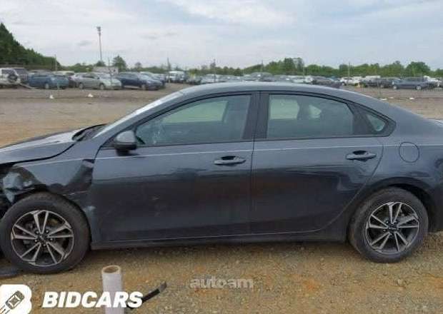 Kia Forte 2023 — photo 11