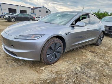 Tesla Model 3  2026 