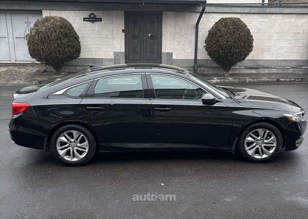 Honda Accord 2018 — լուսանկար 3