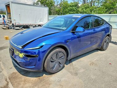 Tesla Model Y  2025 