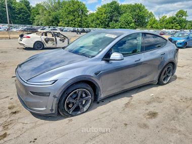 Tesla Model Y  2026 