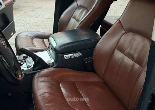 Toyota Land Cruiser 200