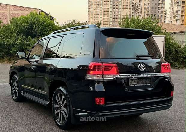 Toyota Land Cruiser 200