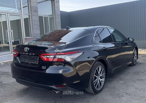 Toyota Camry 2021 — լուսանկար 3