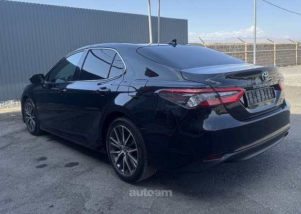 Toyota Camry 2021 — լուսանկար 5