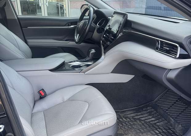 Toyota Camry 2021 — լուսանկար 11