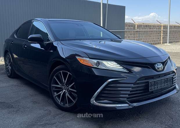 Toyota Camry 2021 — լուսանկար 2