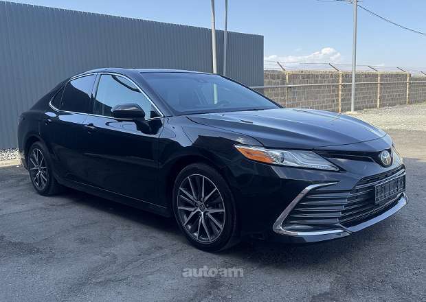 Toyota Camry 2021 — լուսանկար 8