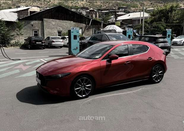 Mazda 3 2019 — լուսանկար 5