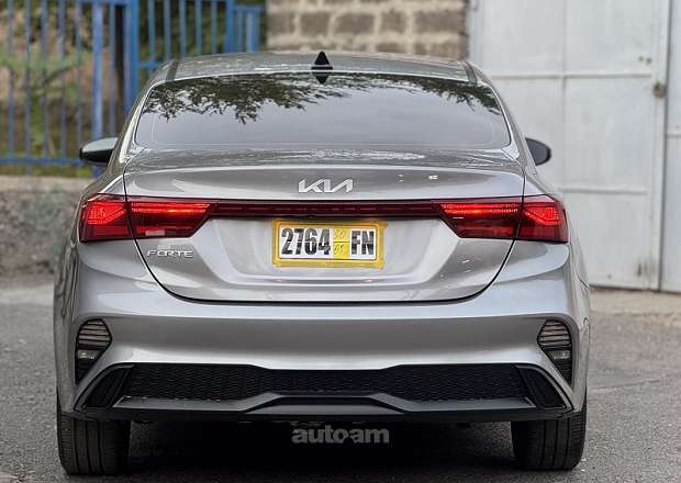 Kia Forte 2023 — լուսանկար 10