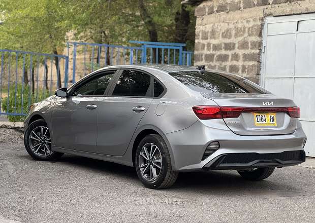 Kia Forte 2023 — լուսանկար 12