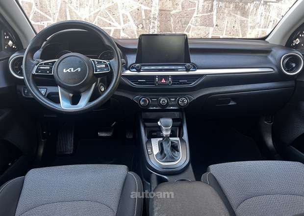 Kia Forte 2023 — լուսանկար 14