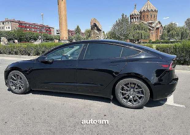Tesla Model 3 2021 — photo 3