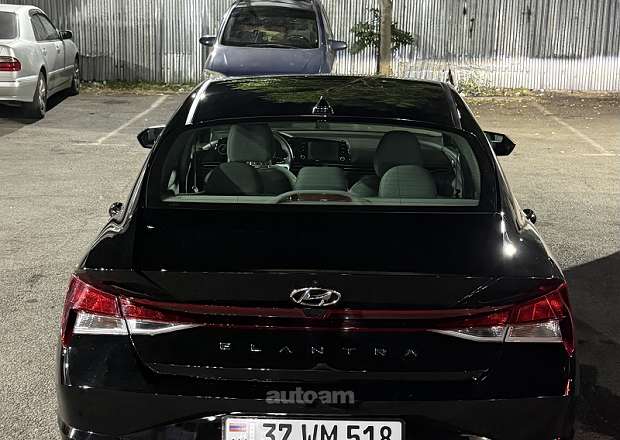Hyundai Elantra 2022 — фото 12