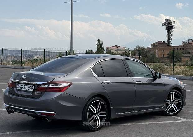 Honda Accord 2017 — фото 8