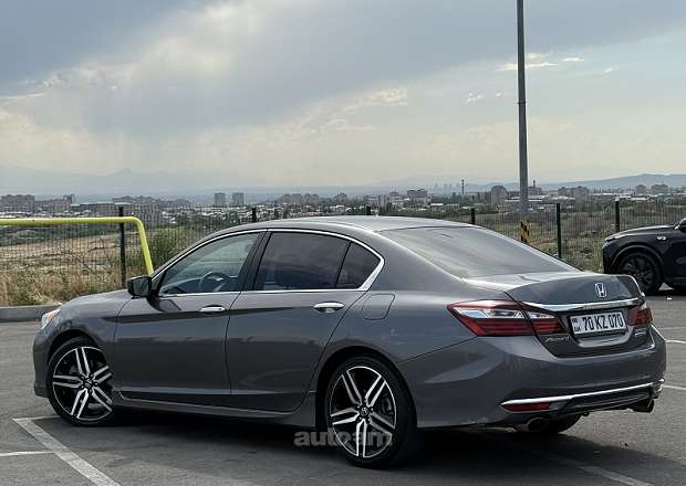 Honda Accord 2017 — фото 9