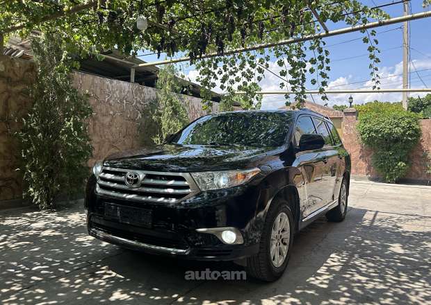 Toyota Highlander 2011 — լուսանկար 1