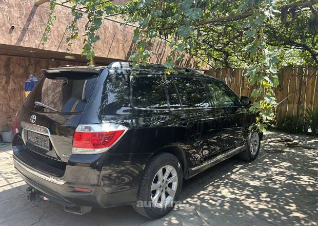 Toyota Highlander 2011 — լուսանկար 3