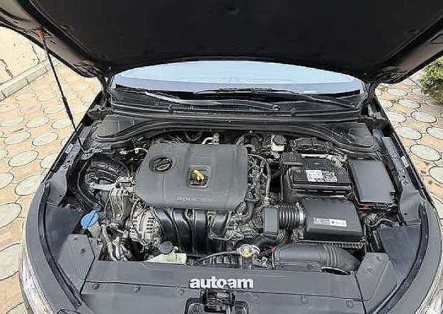 Hyundai Elantra 2018 — լուսանկար 7