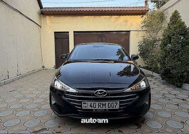 Hyundai Elantra 2018 — լուսանկար 15