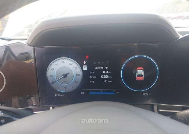 Hyundai Elantra 2024 — լուսանկար 11