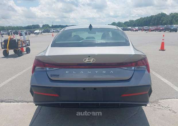 Hyundai Elantra 2024 — լուսանկար 3