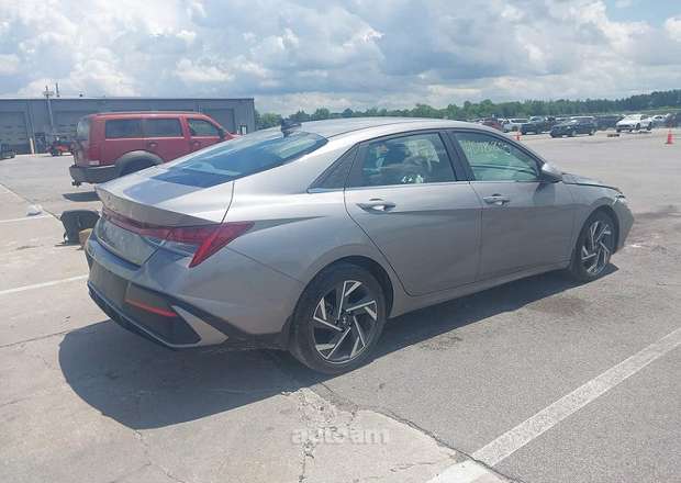 Hyundai Elantra 2024 — լուսանկար 6