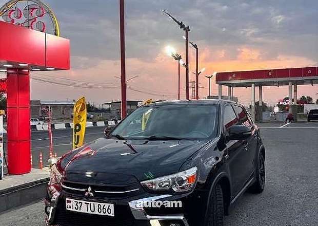 Mitsubishi Outlander 2018 — լուսանկար 1