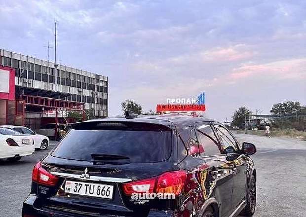Mitsubishi Outlander 2018 — լուսանկար 3