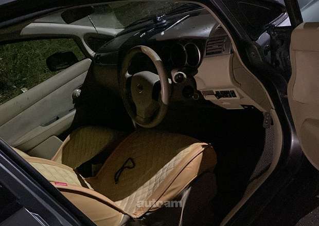 Nissan Tiida 2006 — լուսանկար 4