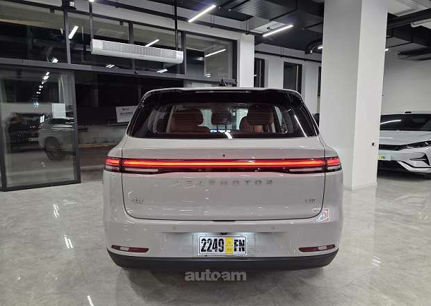 Leapmotor C10