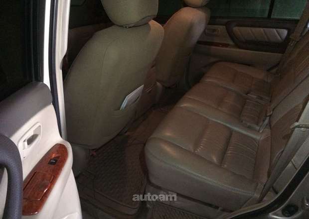 Toyota Land Cruiser 100