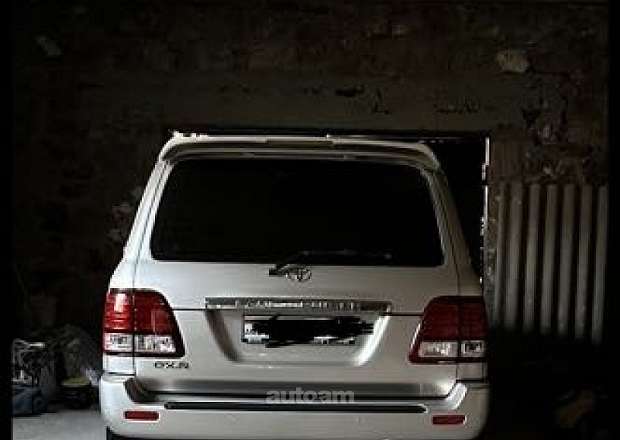 Toyota Land Cruiser 100