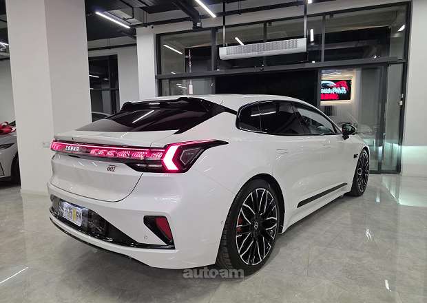 Zeekr 001